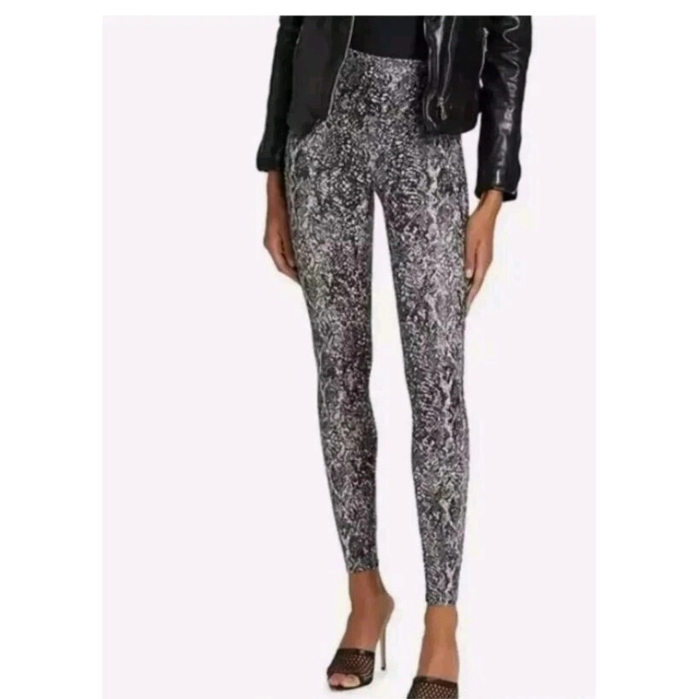 Spanx Faux Leather Snake Shine Leggings Size Small Gray 20324R Snakeskin